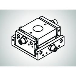 Table de coordonnées XY ±7 mm PR772
